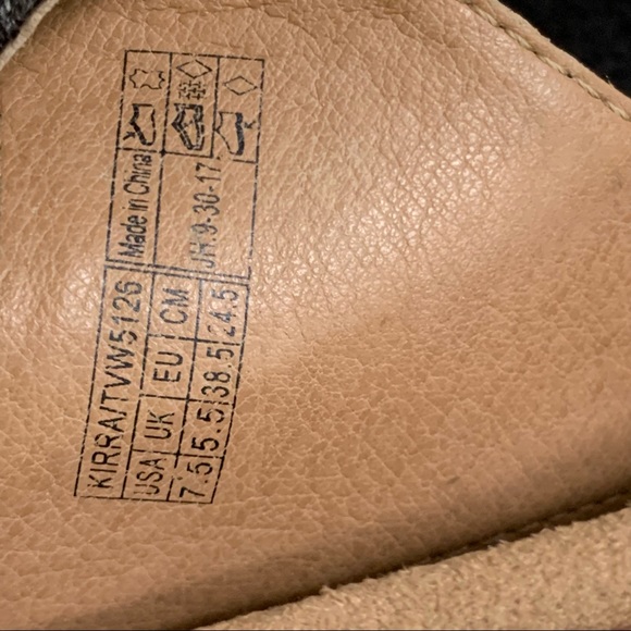 Vionic Snake Print Kirra Thong Sandals Size 7.5 - Picture 6 of 8